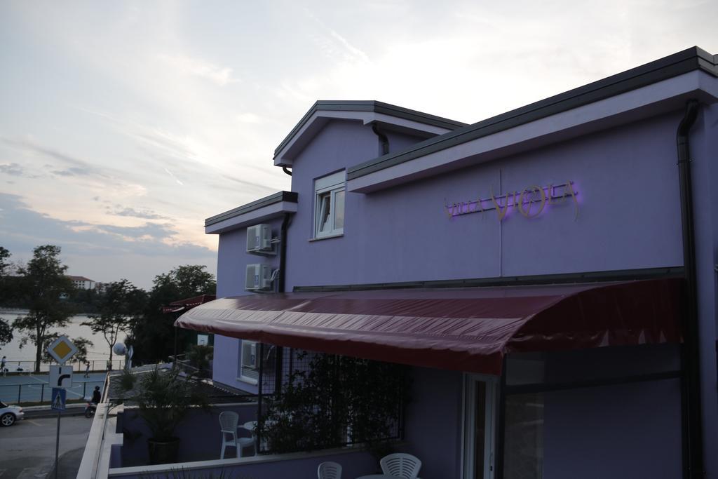 Aparthotel Viola ペシュチャーナ・ウヴァラ エクステリア 写真